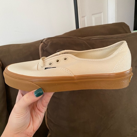 Vans - Picture 3 of 3